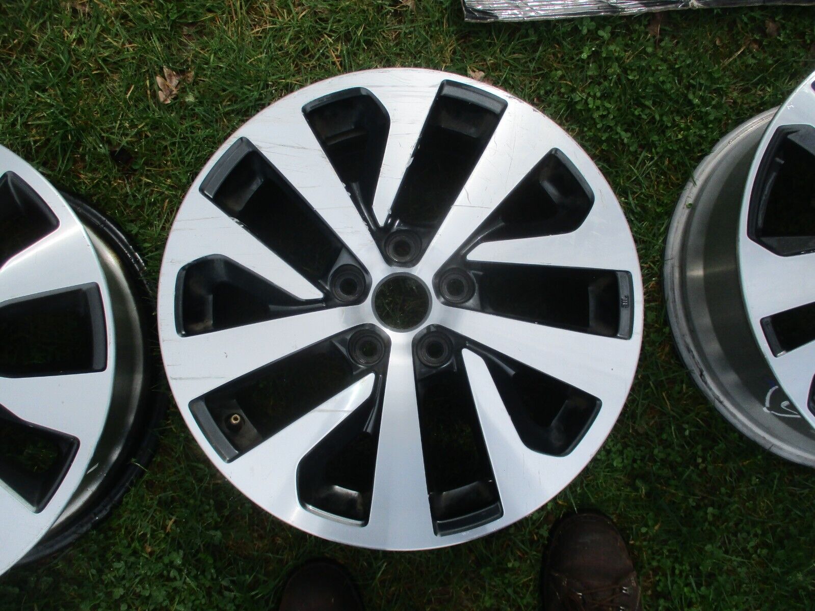 17'' Subaru Outback OEM Factory Machined Charcoal Wheel Rim 2020-2023 68880