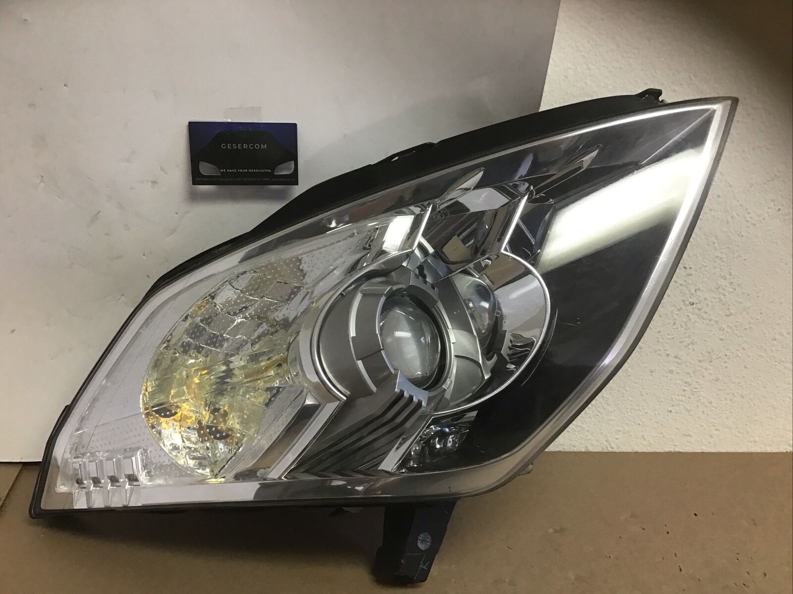 2006-2009 Nissan 350Z Right Passenger Xenon Headlight Lamp OEM (Used)