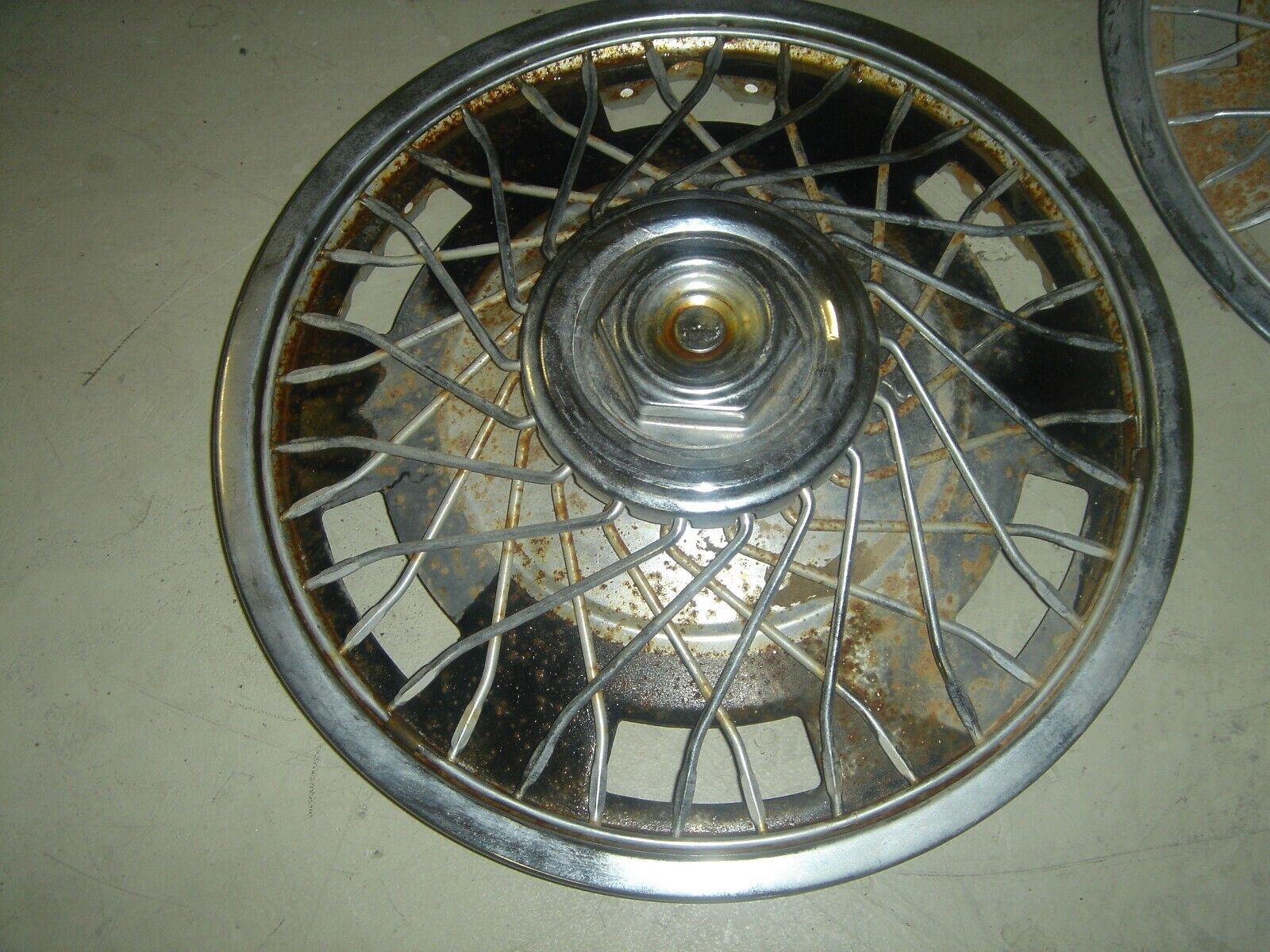 Set of 4 Wire Spoke wheel covers 13\