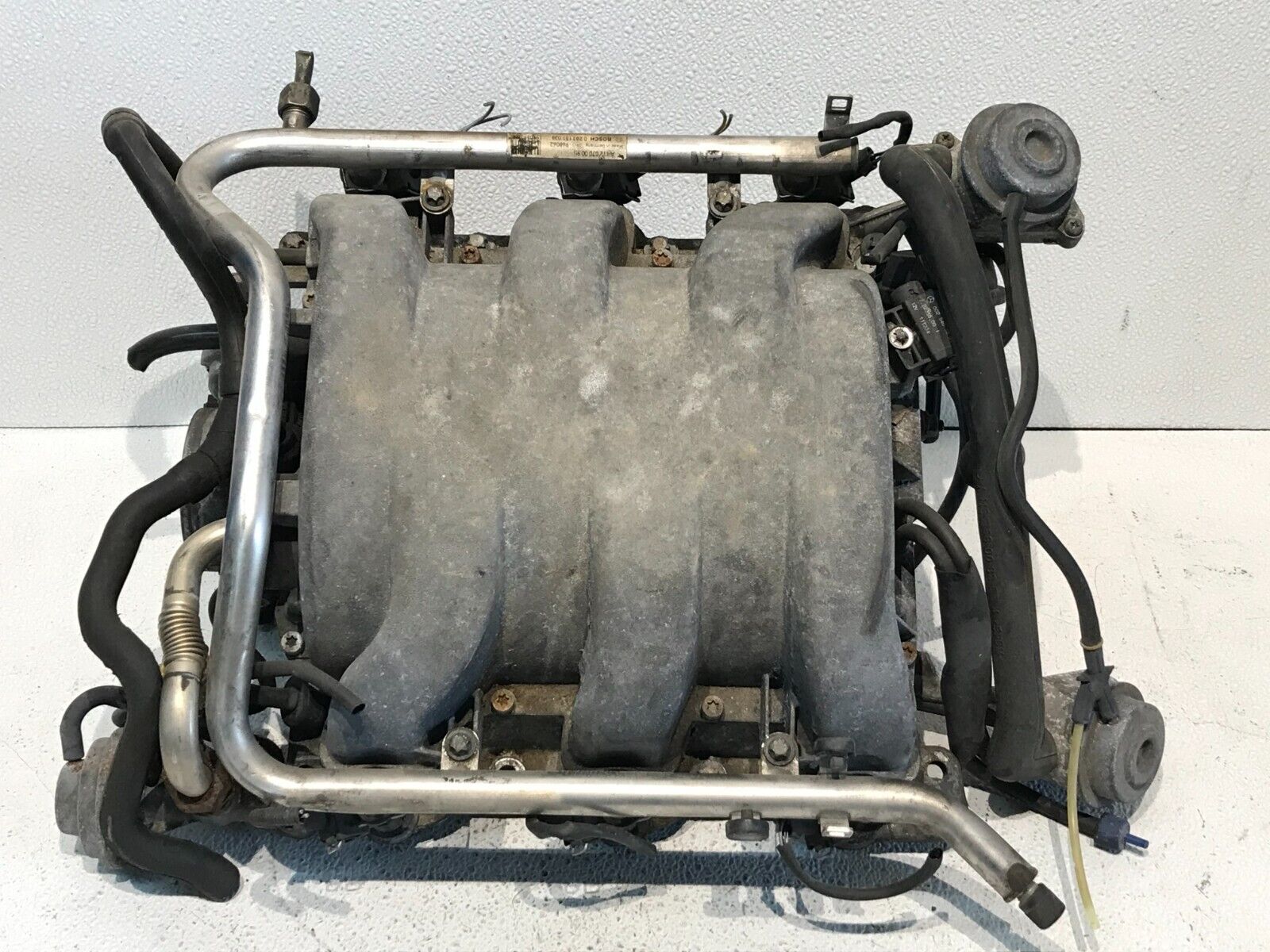 98-05 Mercedes W163 ML320 CLK320 C320 M112 Engine Motor Air Intake Manifold OEM