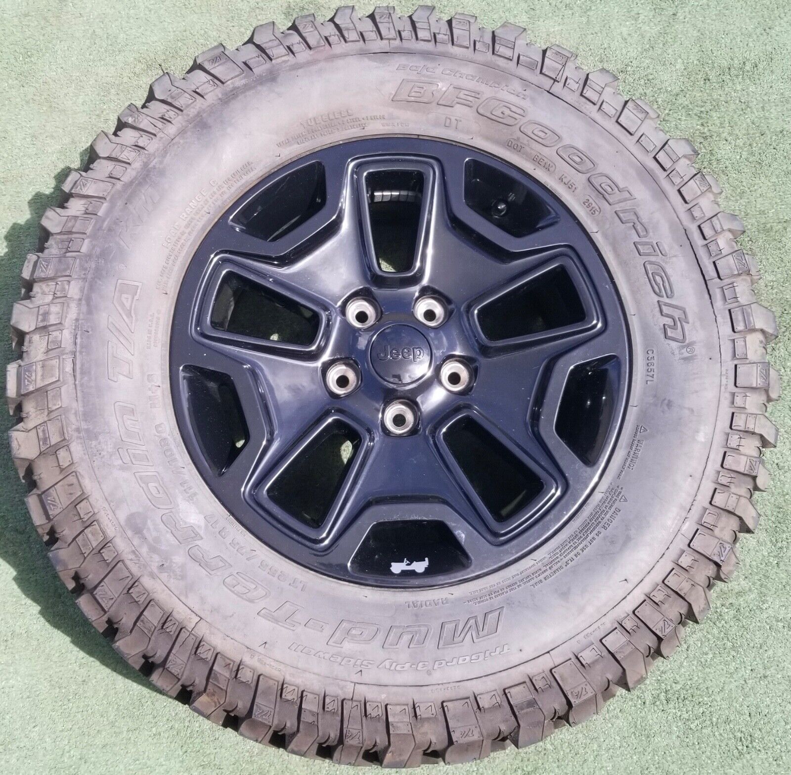 Factory Jeep Wrangler Rubicon Wheel Tire New OEM Black Spare 2016 17 inch 9118