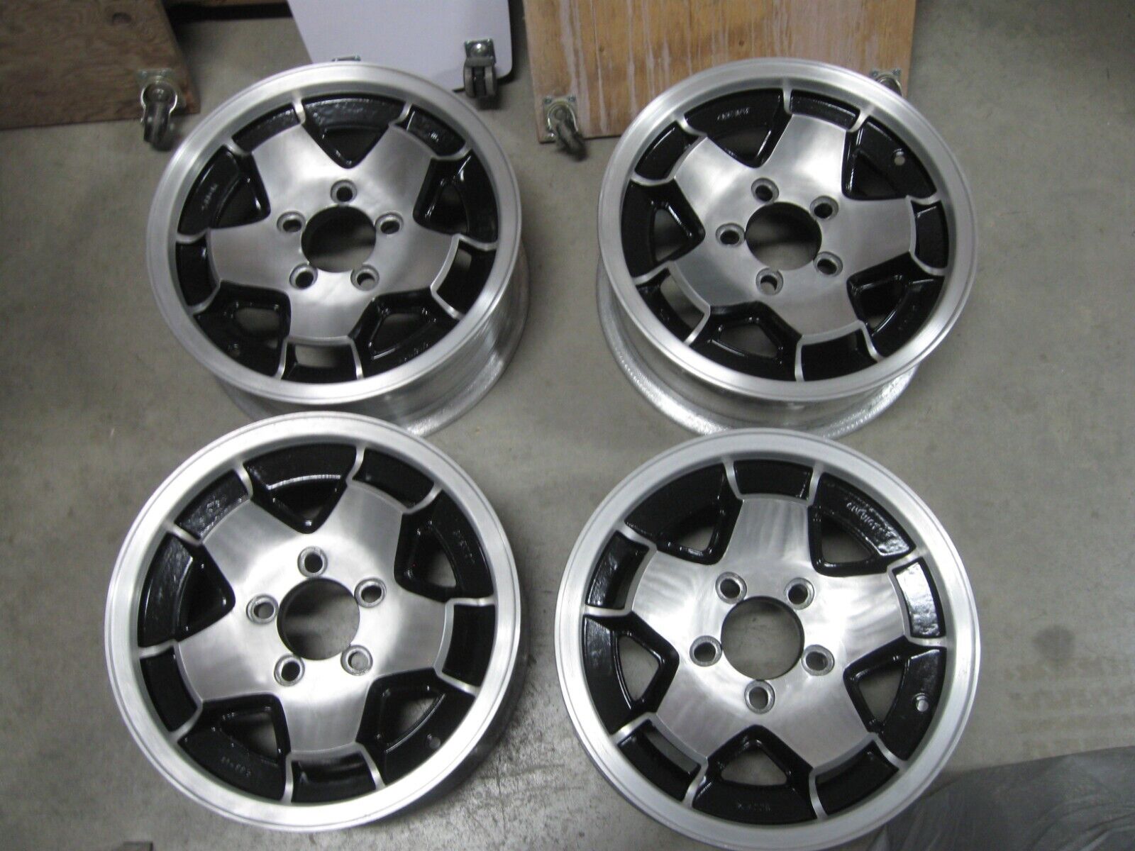 Set of 4 Plymouth Volaré Road Runner 14x6 rare rally wheels  for 1976 to 1980