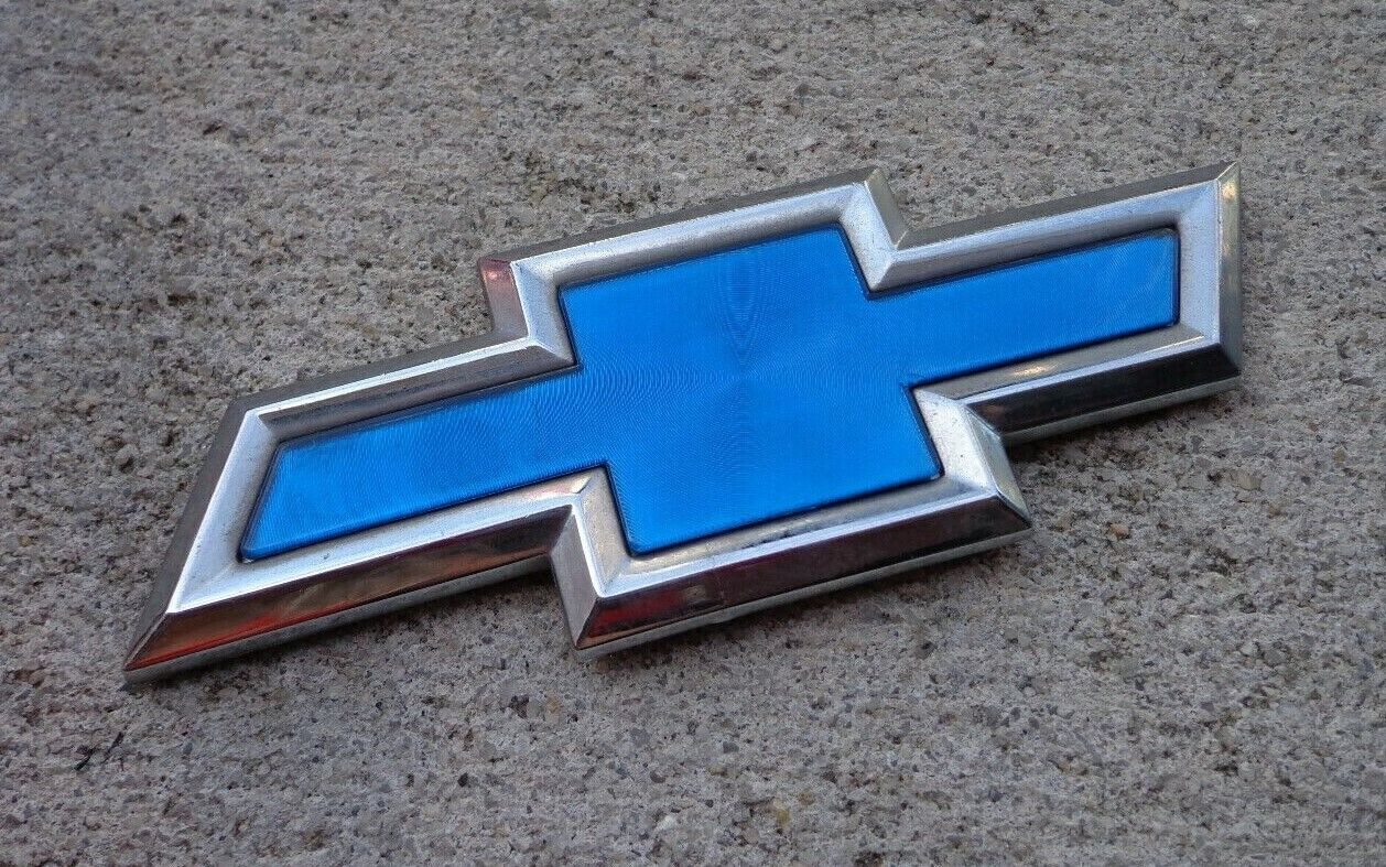 Chevy trunk emblem badge logo blue bowtie Cavalier Cruze Cobalt OEM Genuine