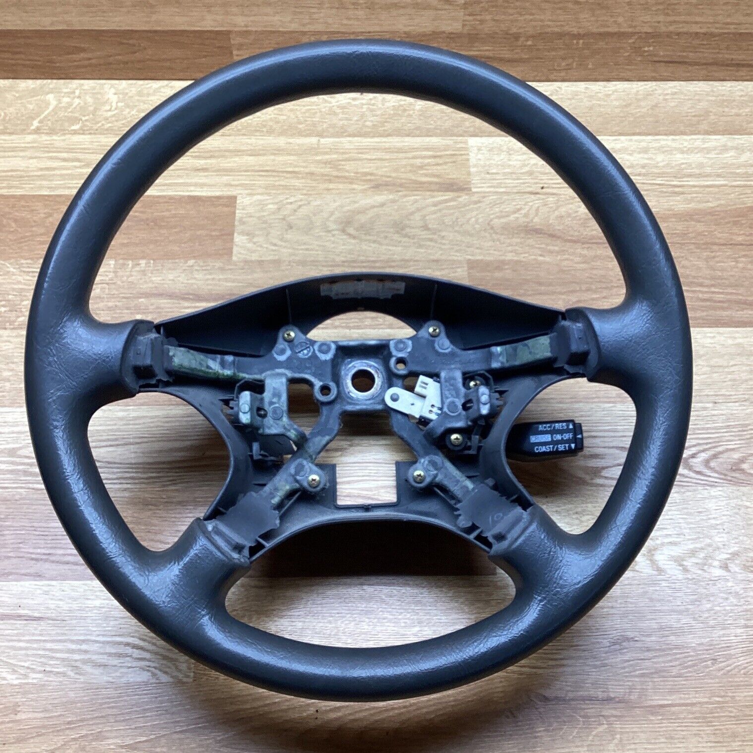 97 - 04 MITSUBISHI MONTERO SPORT Steering Driver Wheel Gray OEM 66280-53420