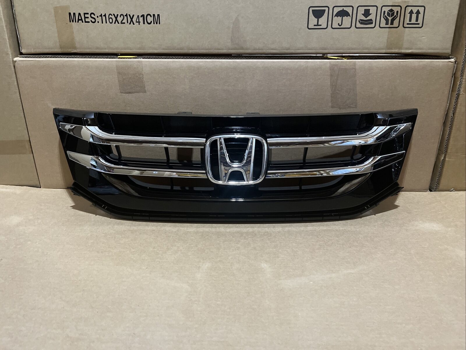NEW for 2014-2017 ODYSSEY Front Bumper Upper Grille Assembly w/ Chrome & EMBLEM