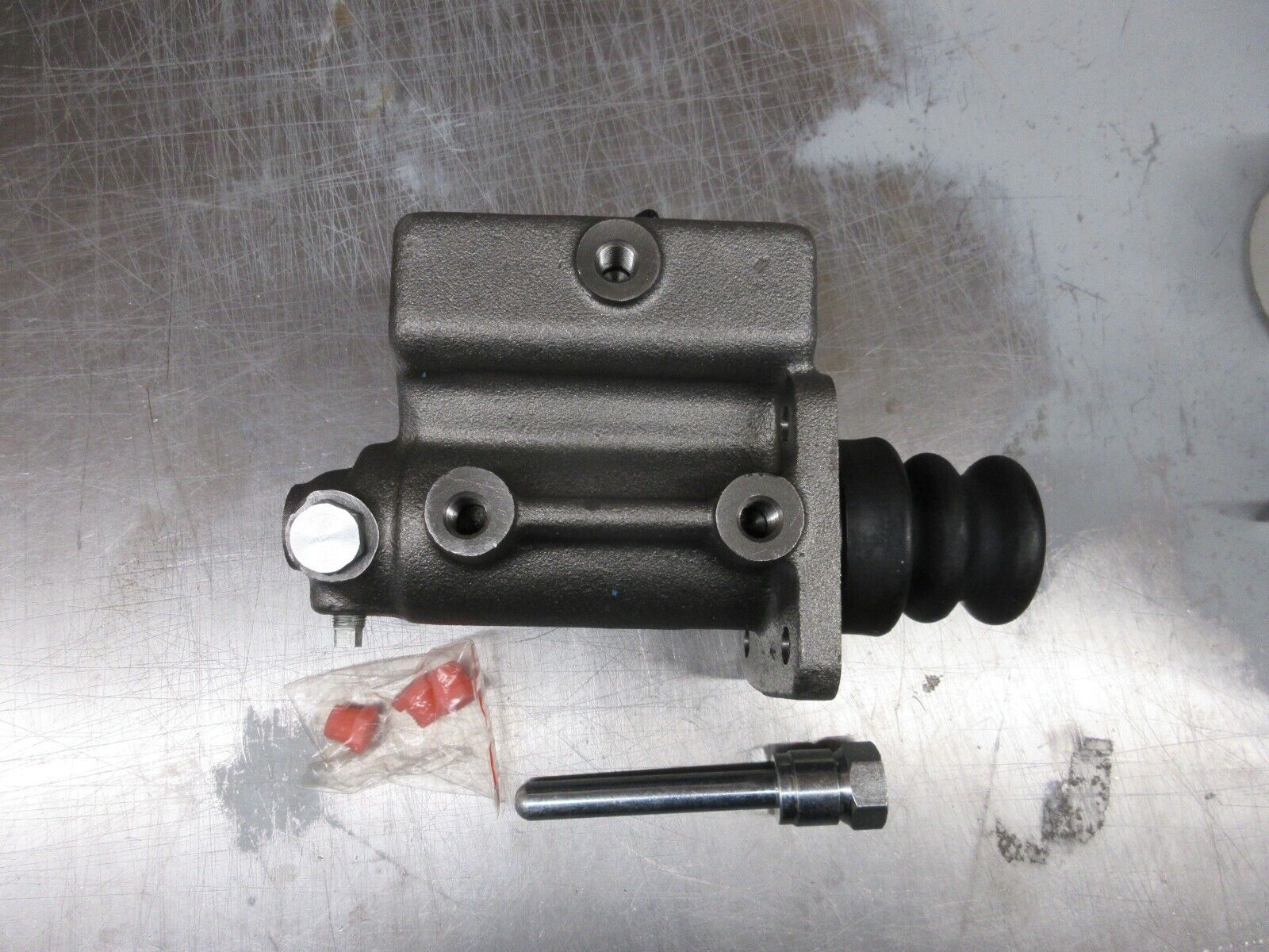 2.5 TON M35A2 NEW MASTER CYLINDER M35 7539267