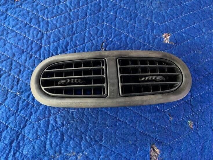 93-97 OEM Honda Del Sol dash dashboard front center Middle air vent assembly