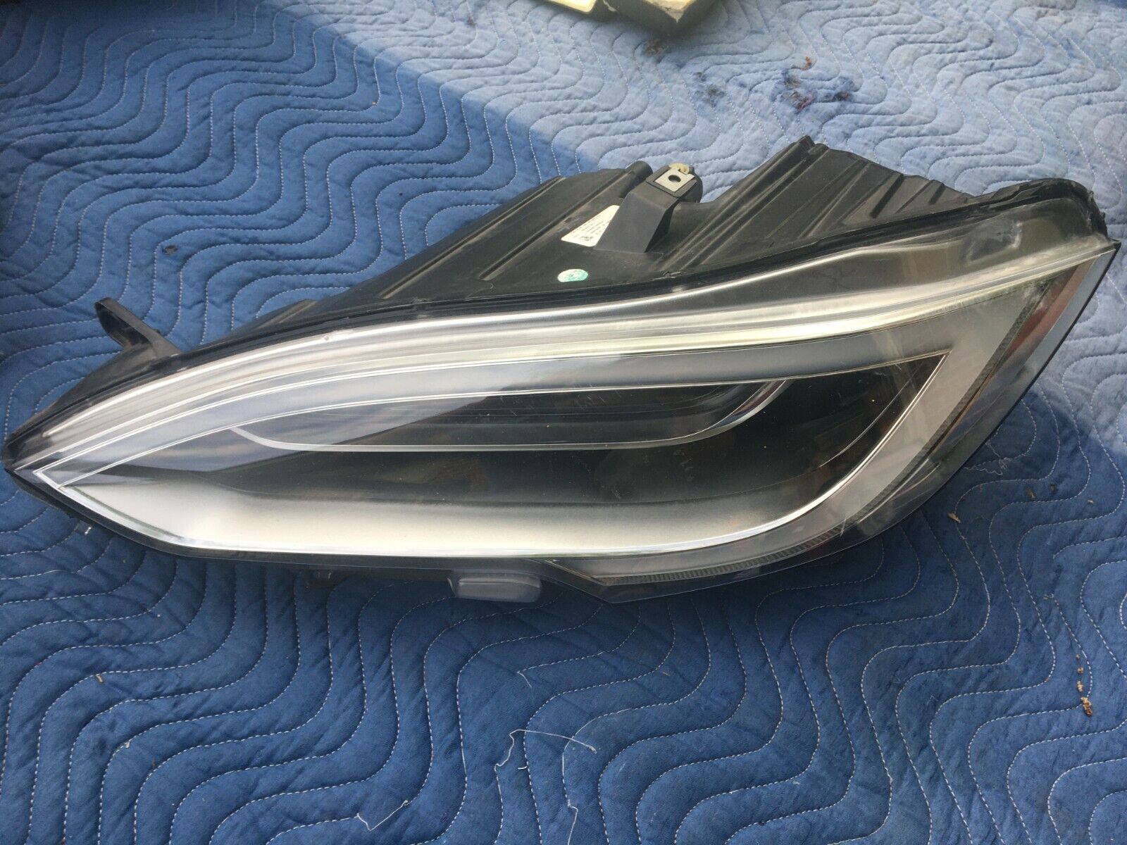 TESLA MODEL S FRONT Whole HEADLIGHT Left 1053570 or Right 1053571 