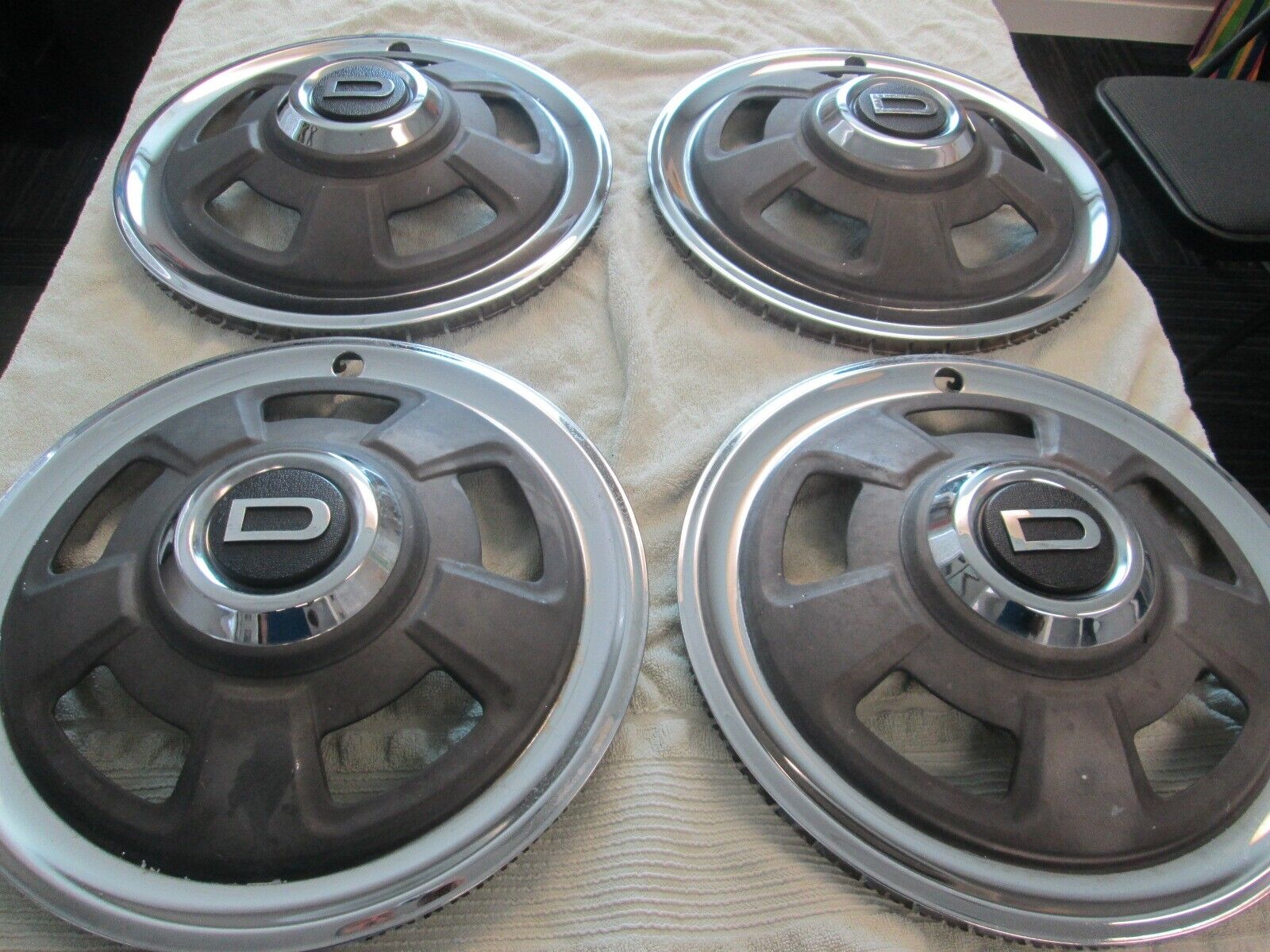 Datsun 240 z  d hubcaps