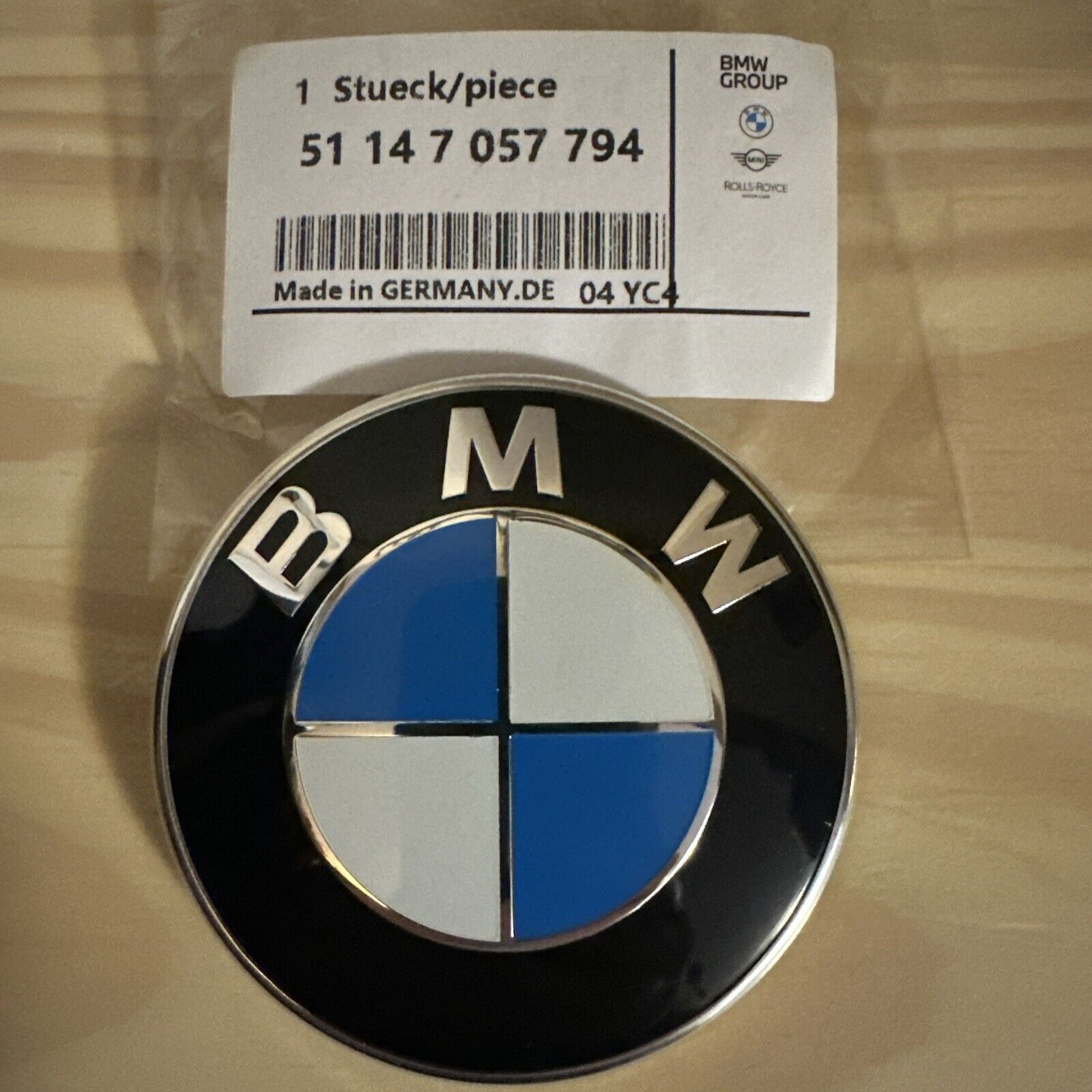 BMW 528i 535i 550i 640i 650i F10 F06 F07 Front Hood Logo Emblem Roundel Badge