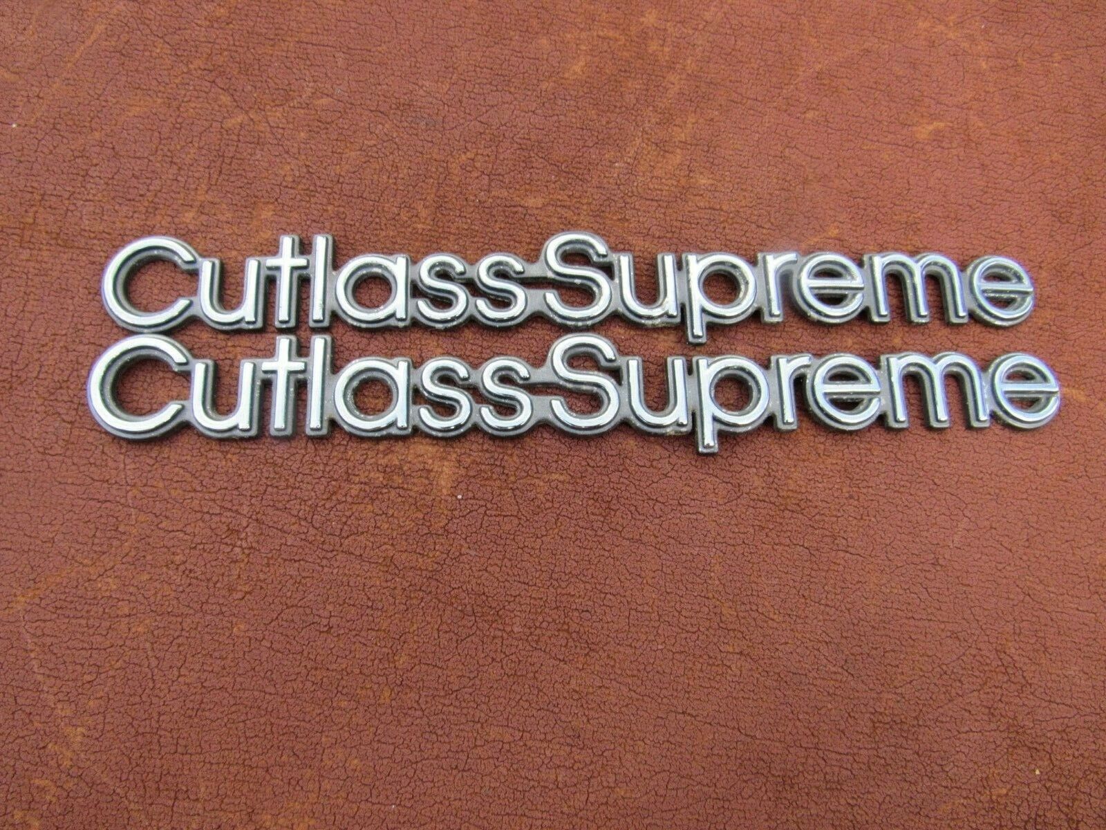Oldsmobile CUTLASS SUPREME Plastic Emblem LOT Driver Quality