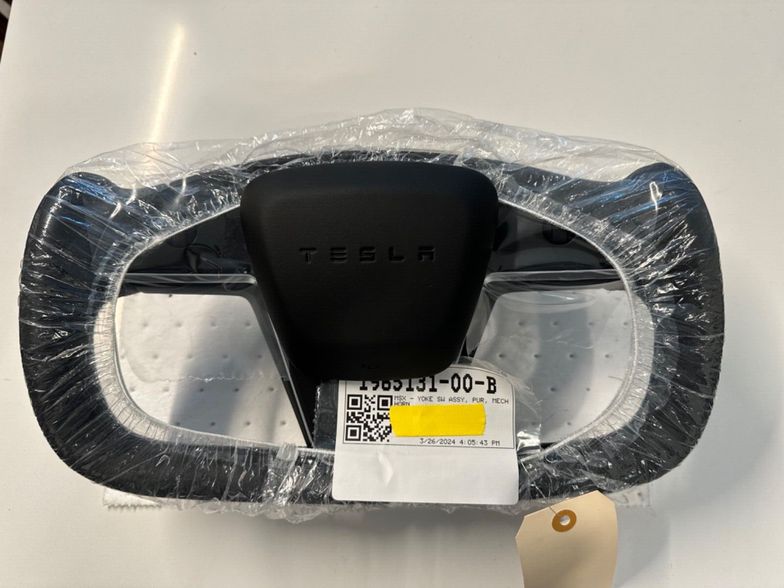 OEM 2021-2024 Genuine  Tesla Plaid Yoke Steering Wheel for  Tesla Model S / X