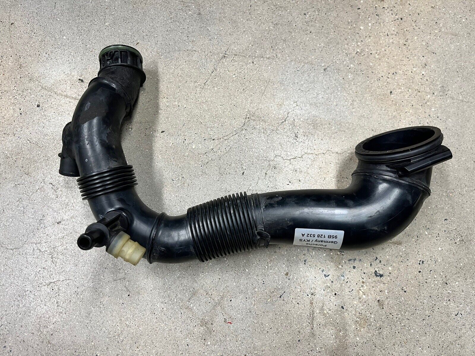 2015-2018 PORSCHE MACAN 3.0L 3.6L  LEFT AIR INTAKE HOSE DUCT TUBE PIPES OEM