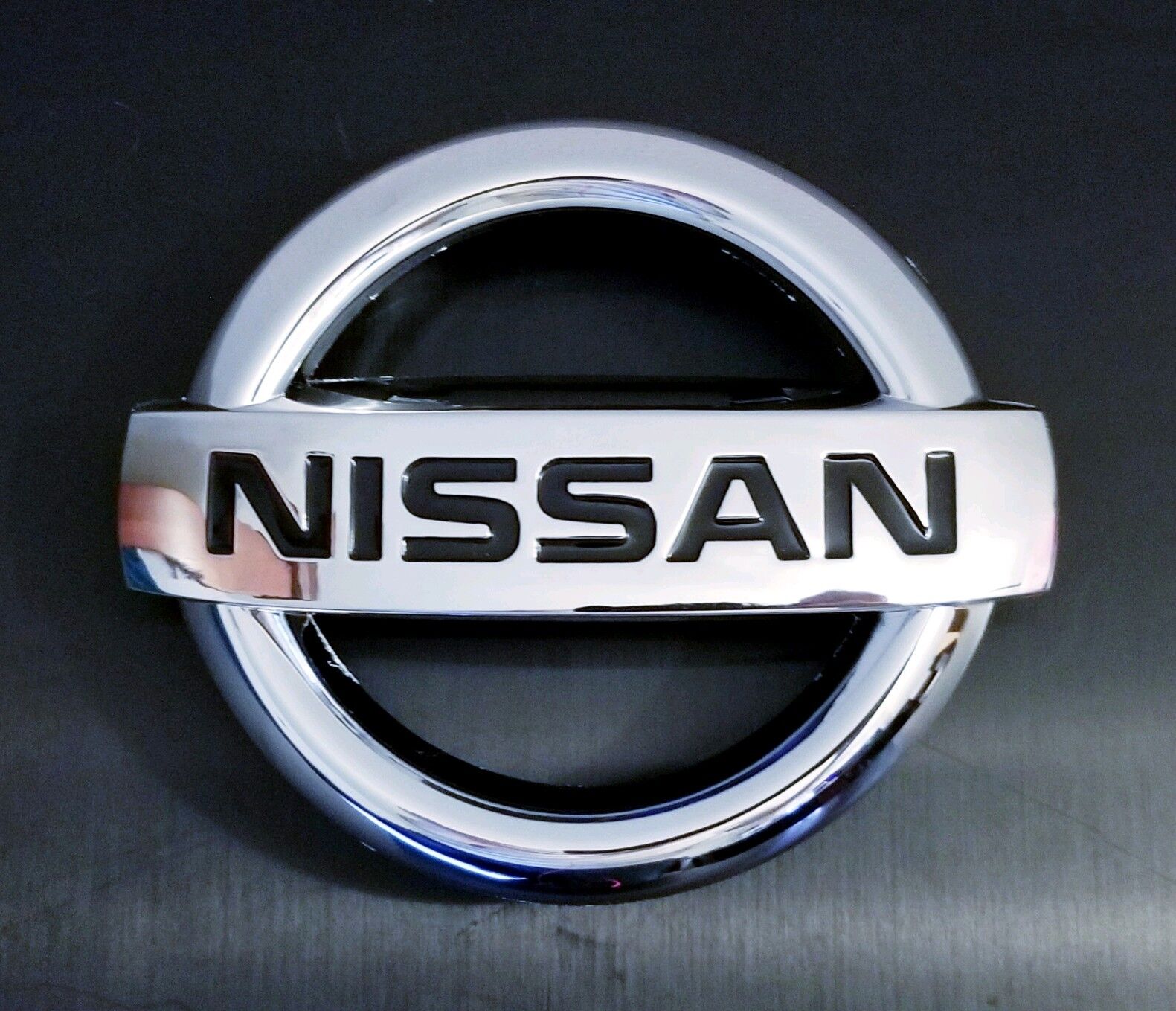 Nissan MAXIMA Front Grille Emblem 2007 2008 Fast US Shipping