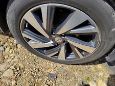 Used Wheel fits: 2015 Nissan Murano 20x7-1/2 alloy machined and painted V spoke picture